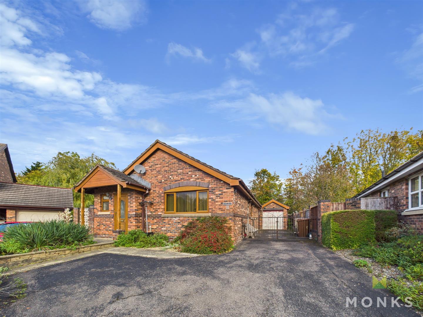 2 Rhyd Galed, Oswestry, SY11 3NY For Sale